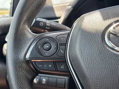 Used 2019 Toyota Camry LE FWD image 17