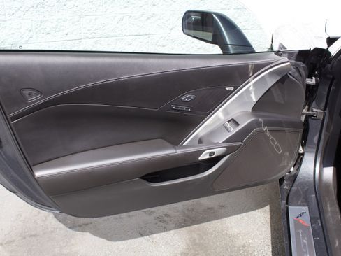 Used 2017 Chevrolet Corvette Stingray Coupe RWD image 10