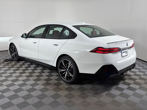 Used 2026 BMW 530i w/ M Sport Package RWD image 3
