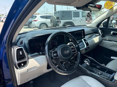 Used 2021 Kia Sorento S FWD image 9