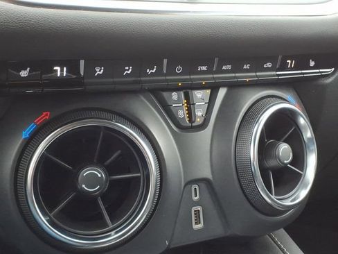 Used 2024 Chevrolet Blazer LT w/ Sound & Technology Package AWD/4WD image 18