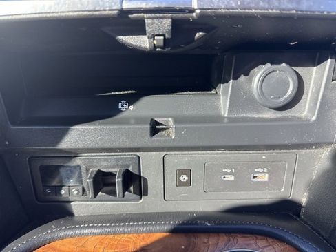 Used 2021 Nissan Armada SL w/ Captain's Chairs Package image 25