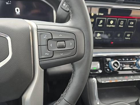 Used 2025 GMC Sierra 2500 Denali w/ Denali Reserve Package AWD/4WD image 19