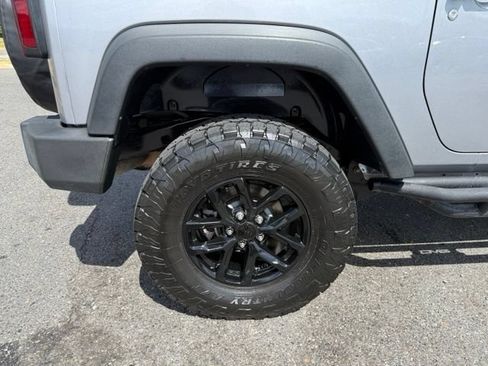 Used 2017 Jeep Wrangler Sport AWD/4WD image 7