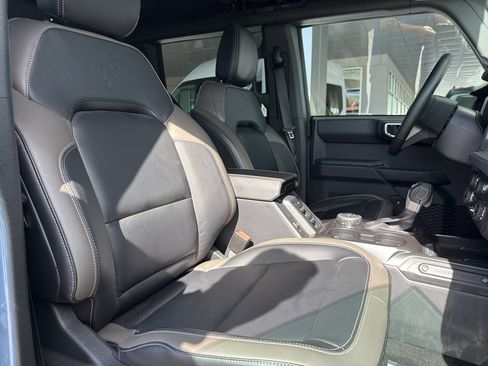 New 2025 Ford Bronco Outer Banks w/ Black Appearance Package AWD/4WD image 35
