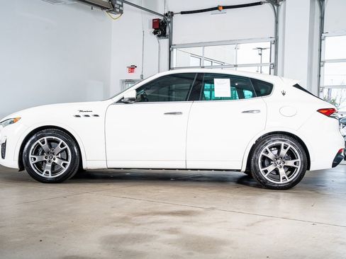 Used 2022 Maserati Levante Modena image 8