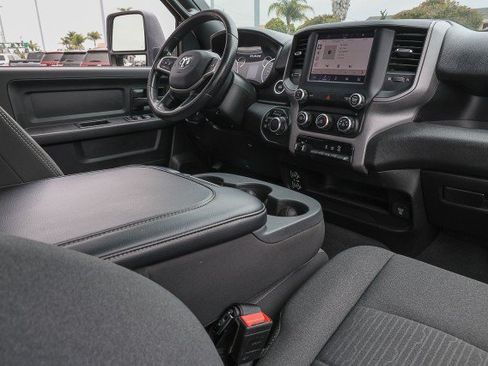 Used 2024 RAM 2500 Tradesman w/ Chrome Appearance Group AWD/4WD image 33