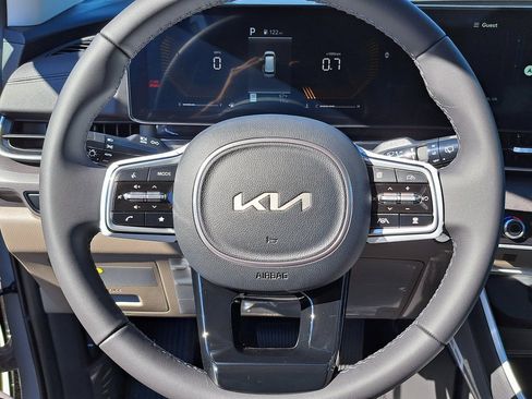 New 2026 Kia Carnival EX image 9