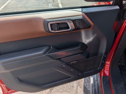 Used 2024 Ford Bronco Outer Banks AWD/4WD image 19
