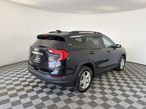 Used 2018 GMC Terrain SLE w/ Driver Convenience Package FWD image 10