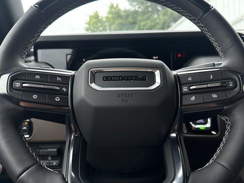 New 2026 GMC Yukon XL Denali Ultimate AWD/4WD image 24