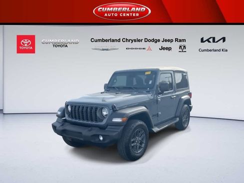 Used 2025 Jeep Wrangler Sport S image 4