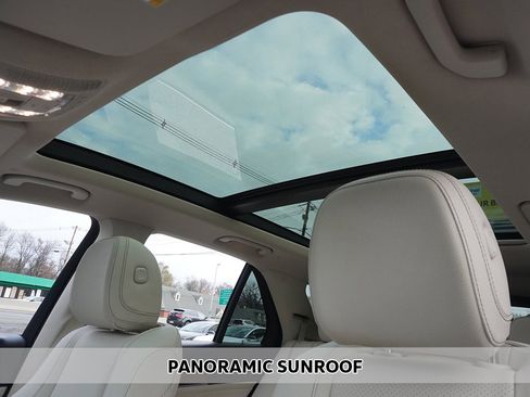 Used 2022 Mercedes-Benz GLE 350 4MATIC image 4