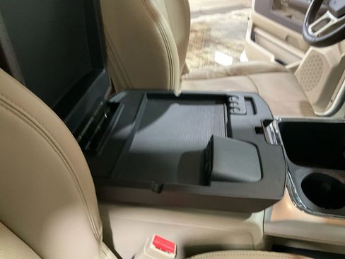 Used 2018 RAM 1500 Laramie w/ Convenience Group image 21