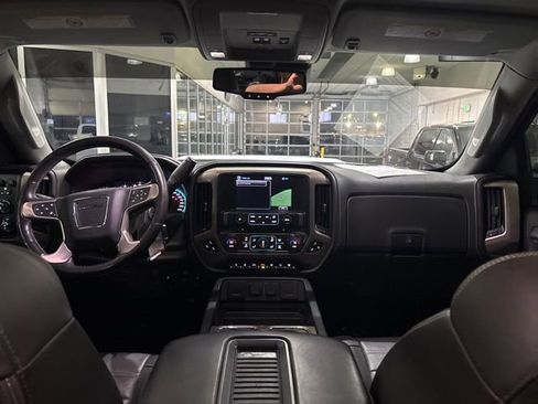 Used 2018 GMC Sierra 2500 Denali w/ Duramax Plus Package AWD/4WD image 32