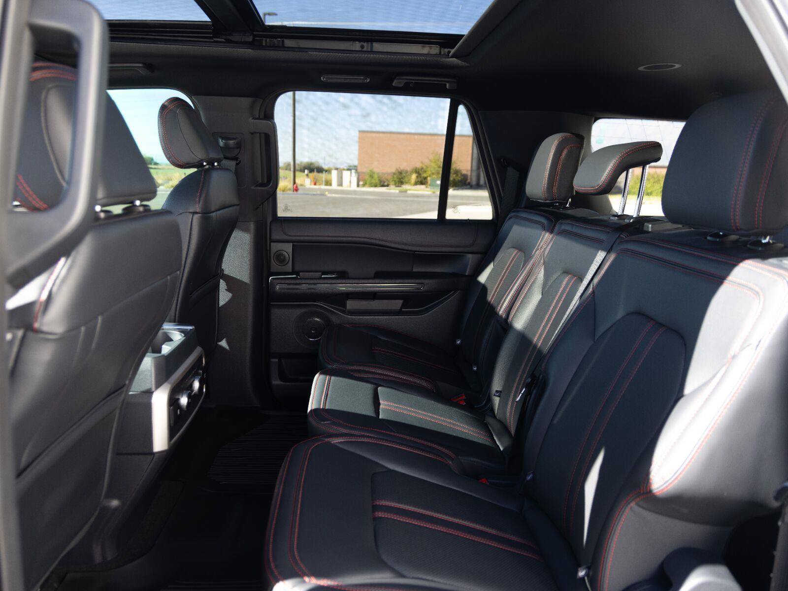 Used 2024 Ford Expedition Max Limited AWD/4WD image 19