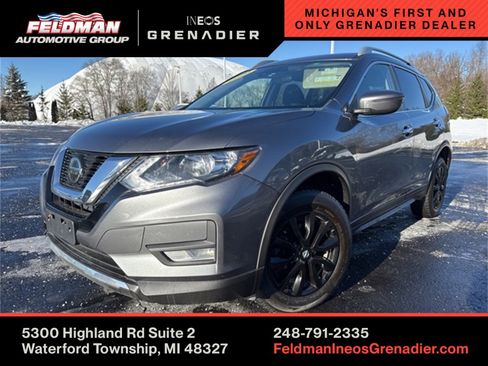 Used 2020 Nissan Rogue SV image 1