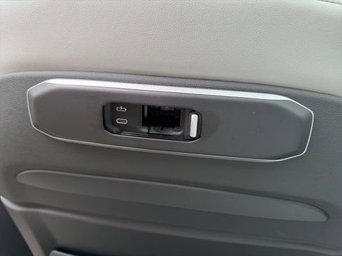 Used 2026 BMW X5 xDrive50e w/ Executive Package image 17