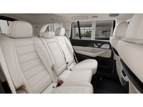 New 2026 Mercedes-Benz GLS 580 4MATIC image 5