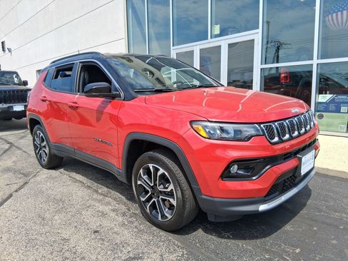 Used 2023 Jeep Compass Limited AWD/4WD image 2