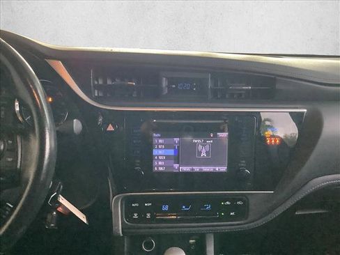 Used 2019 Toyota Corolla SE FWD image 16