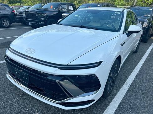 Certified 2024 Hyundai Sonata SEL FWD image 2