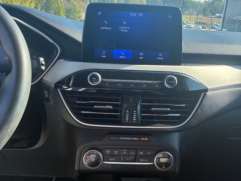 Used 2020 Ford Escape SE image 22