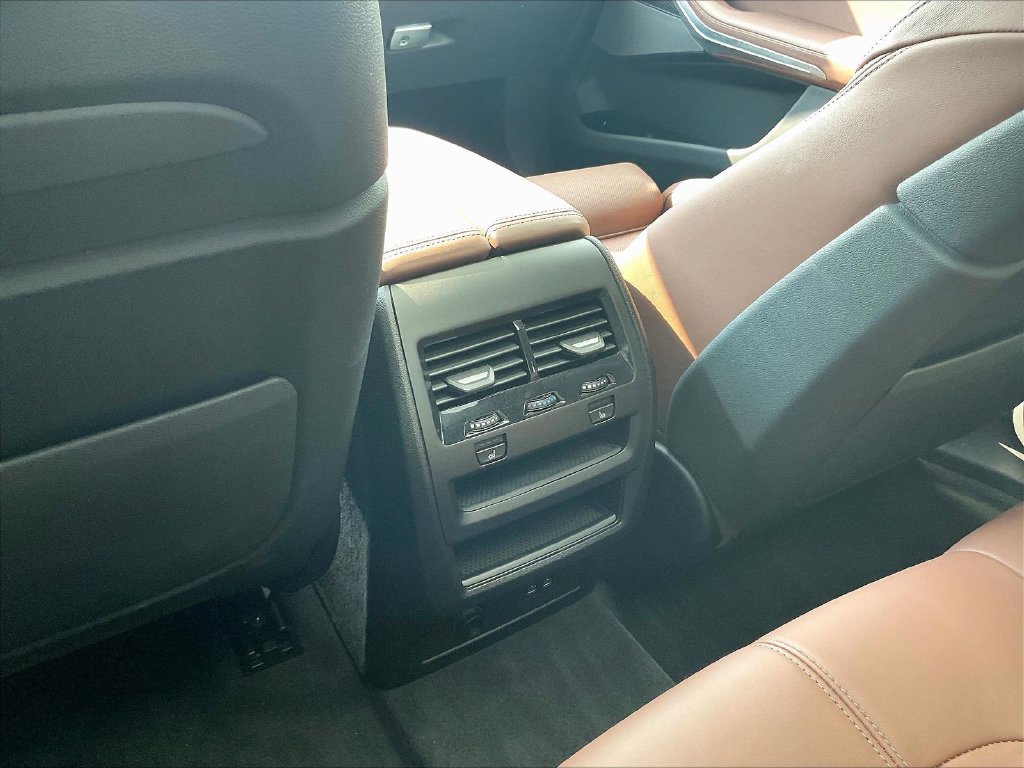 Used 2025 BMW X5 M60i AWD/4WD image 10