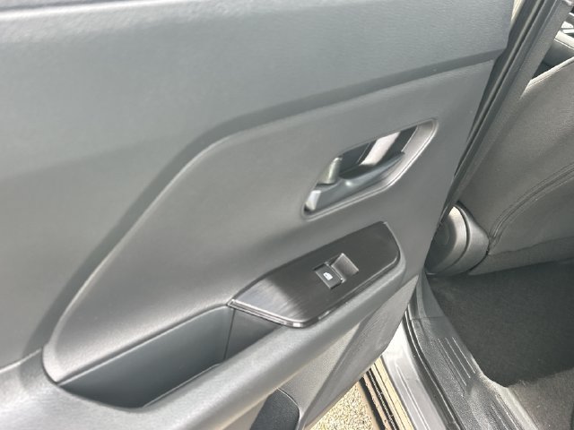 Used 2025 Nissan Kicks S FWD image 12