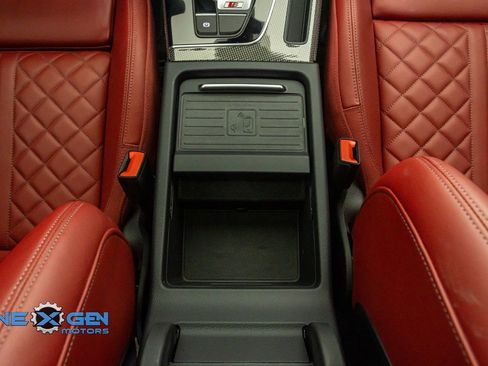 Used 2024 Audi SQ5 Prestige image 30