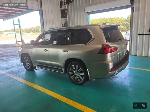 Used 2017 Lexus LX 570 4WD w/ Luxury Package image 3