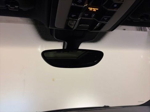 Used 2016 Porsche Cayenne w/ Premium Package image 25