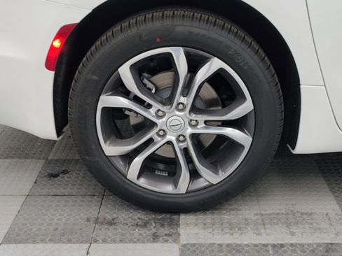 New 2026 Chrysler Pacifica Pinnacle AWD/4WD image 14