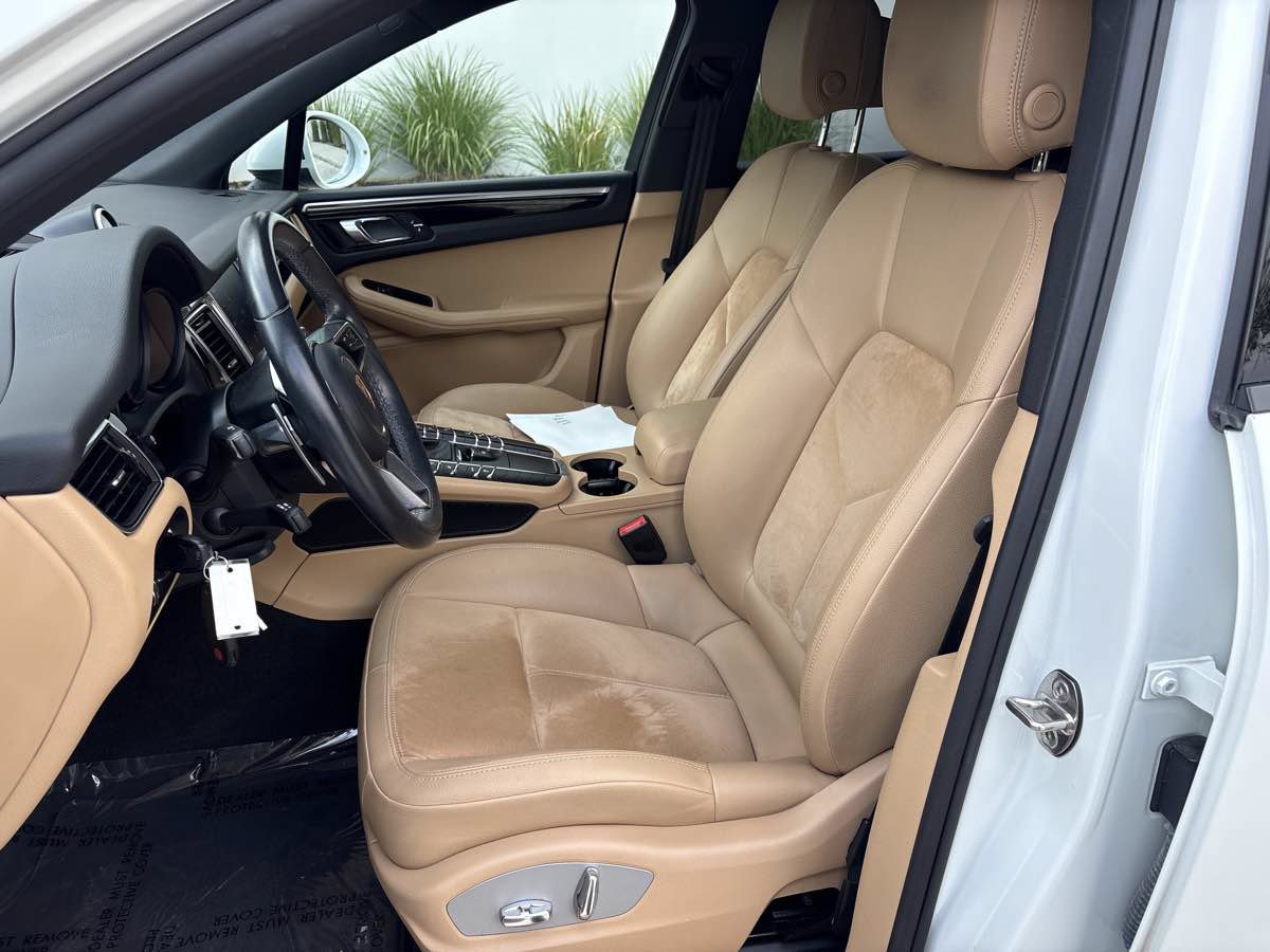 Used 2018 Porsche Macan Sport Edition AWD/4WD image 18