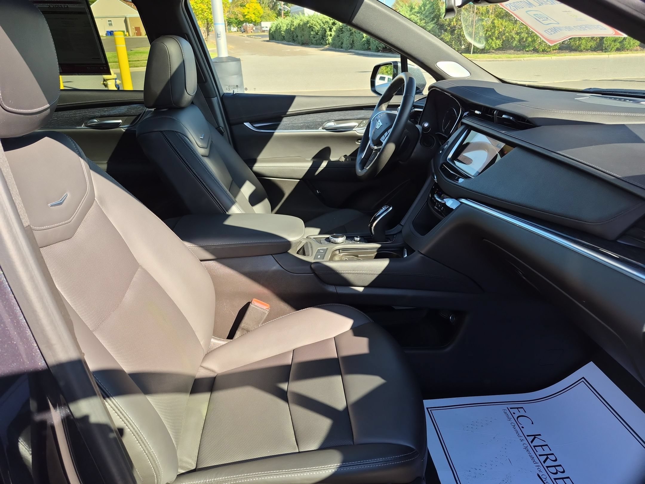 Certified 2023 Cadillac XT5 Premium Luxury w/ LPO, Floor Liner Package AWD/4WD image 29