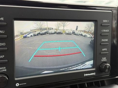 Used 2021 Toyota RAV4 XLE image 21