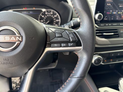 Used 2024 Nissan Altima 2.5 SR FWD image 19