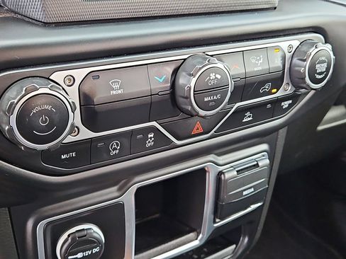 Used 2023 Jeep Wrangler Sport AWD/4WD image 22