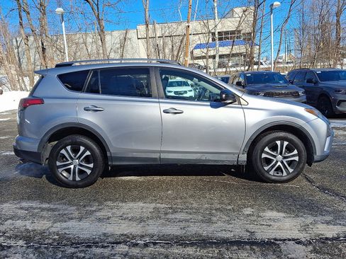 Used 2017 Toyota RAV4 LE image 8