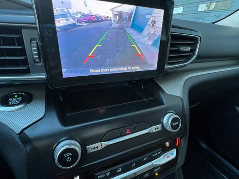 Used 2020 Ford Explorer XLT w/ Equipment Group 202A image 33