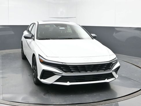 New 2026 Hyundai Elantra SEL Sport Premium FWD image 8