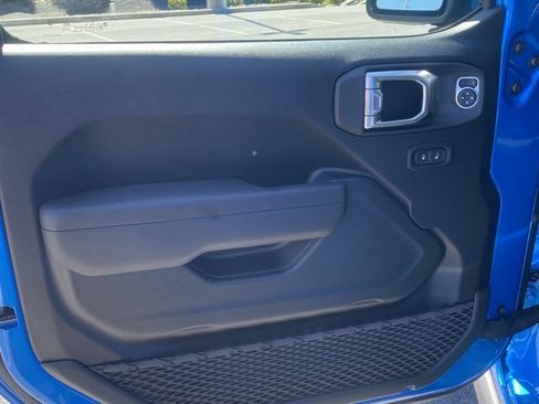 New 2025 Jeep Gladiator Willys image 12