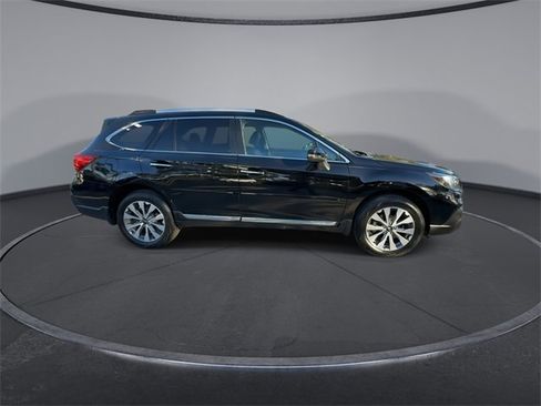 Used 2018 Subaru Outback 2.5i Touring image 9