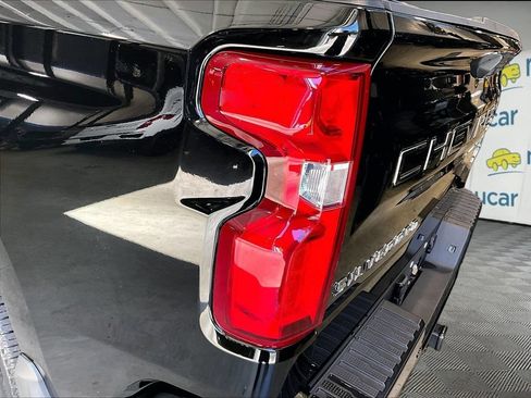 Used 2022 Chevrolet Silverado 1500 High Country w/ High Country Premium Package AWD/4WD image 35