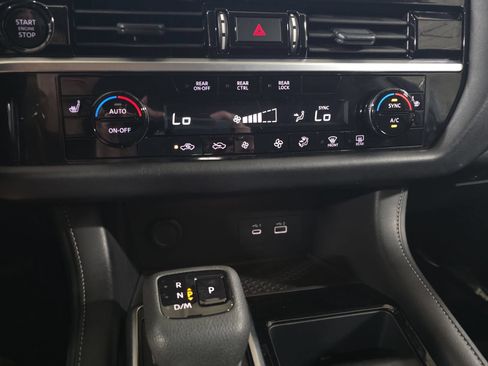 Used 2025 Nissan Pathfinder SV FWD image 24