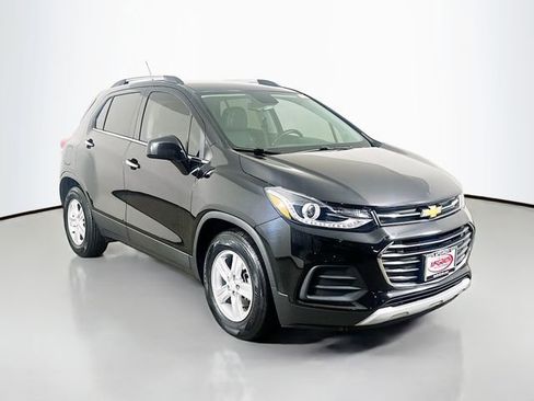Used 2019 Chevrolet Trax LT w/ LT Convenience Package FWD image 13
