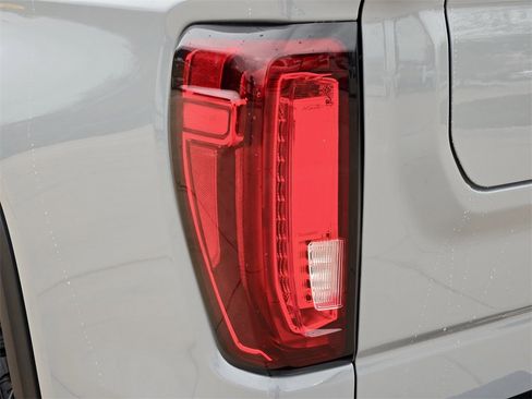 Used 2024 GMC Sierra 1500 AT4X image 6