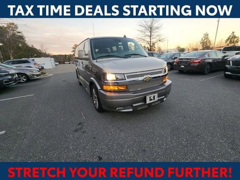 Used 2020 Chevrolet Express 2500 w/ Enhanced Convenience Package image 3