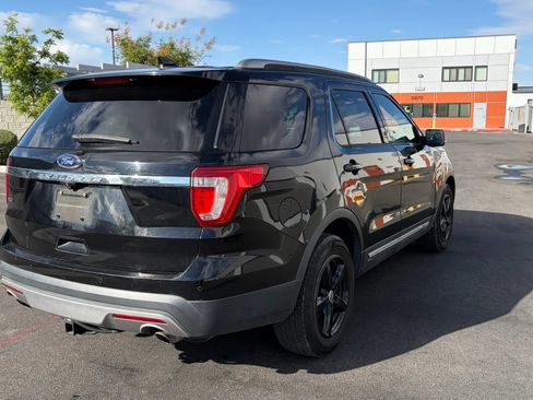 Used 2016 Ford Explorer XLT w/ Equipment Group 202A FWD image 5