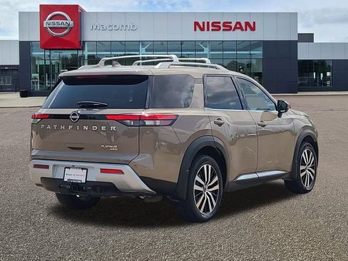 Used 2023 Nissan Pathfinder Platinum AWD/4WD image 7